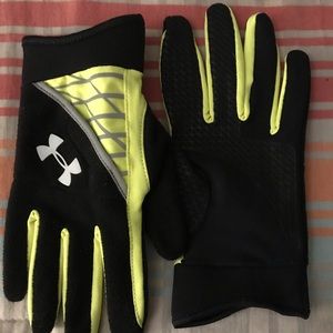Under Armour Youth Medium M Gloves NWOT